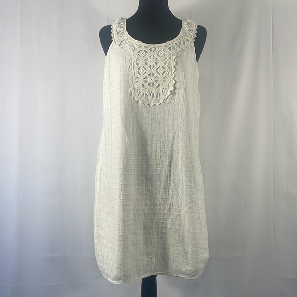 Max Studio sleeveless white dress, Medium,Embroidered Lace Design - Picture 10 of 10